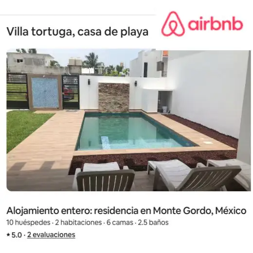 Perfil de Villa Tortuga en Airbnb mostrando la alberca privada, detalles de alojamiento para 10 huéspedes y calificación de 5 estrellas en Monte Gordo, Costa Esmeralda.